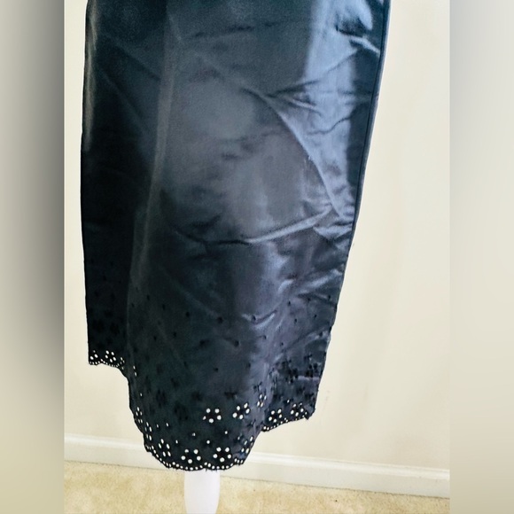 Bloomingdales 100% Silk Sheath Dress Womens 10 Black  Sleeveless‎ Lined Career - Picture 3 of 10